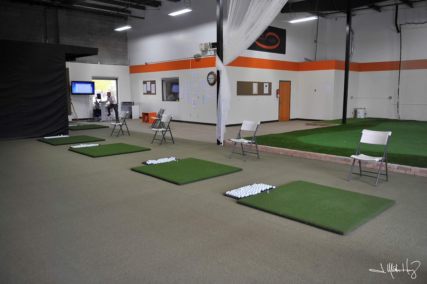 Country Club Elite 5X5-Foot Commercial Golf Practice Mat | Accepts Real Tees, Mimics Real Fairway Turf during Downward Strikes and Provides Honest Feedback without Unwanted Club Bounce